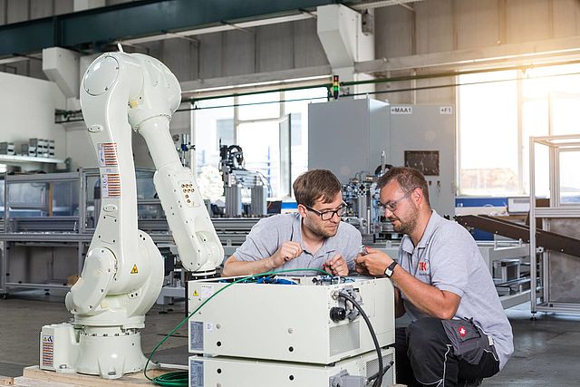 Die ersten Roboteranlagen mit moderner Touchpanel-HMI wurden fertiggestellt –Industrie auf höchstem Niveau von TECvision.